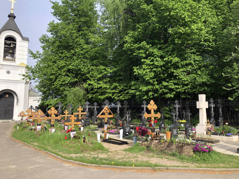 Деулино, братское кладбище, май 2021 года